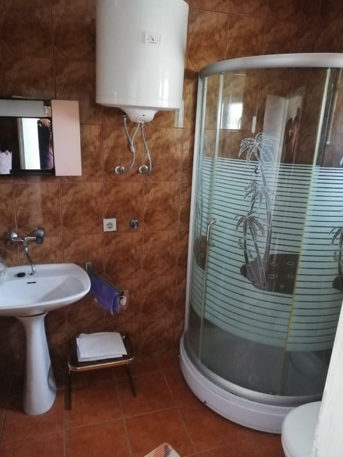 Ani Apartment