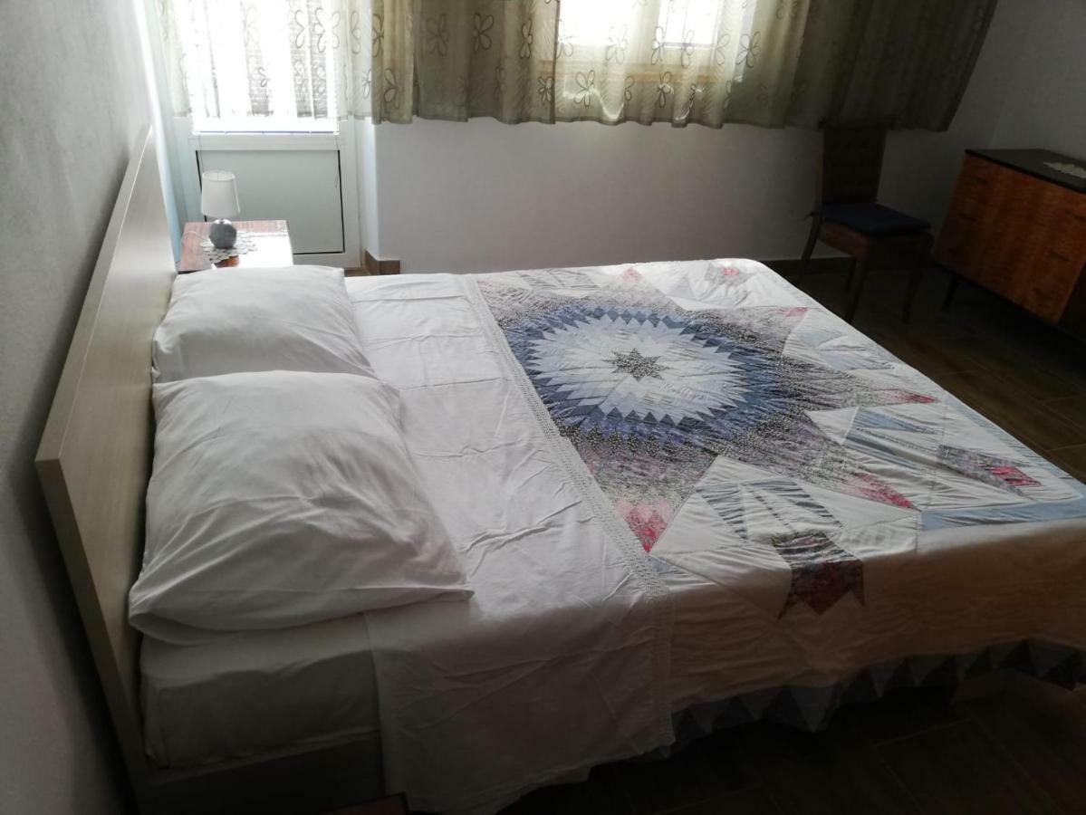 Ani Apartment